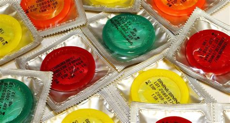 Blowjob ohne Kondom gegen Aufpreis Bordell Netphen